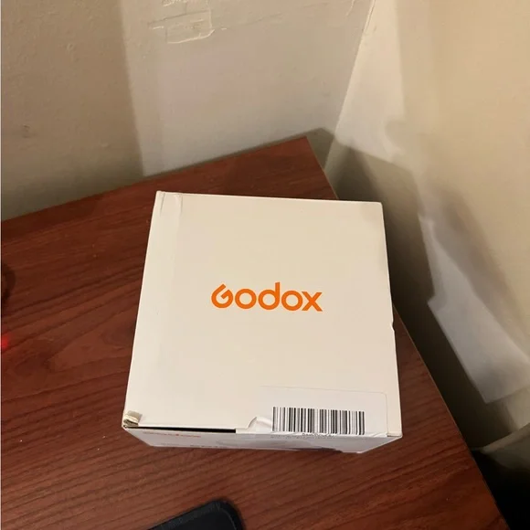 Godox flash diffuser comes with adapters never been used